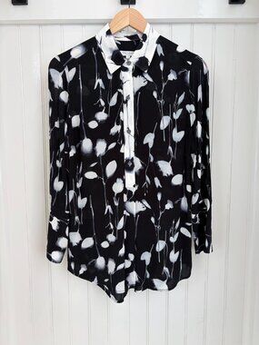 Equipment Femme Floral Button Down — Black & White Contrast Collar, XS